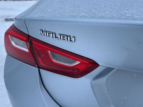 Used 2017 Chevrolet Malibu LT image 5