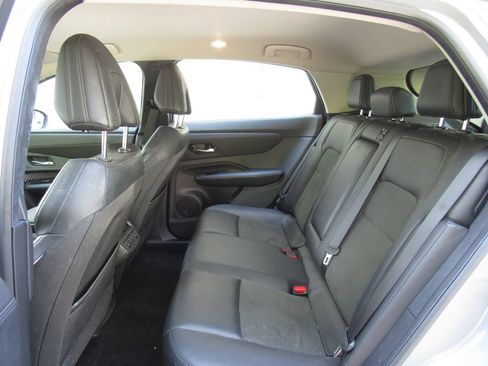 Used 2024 Nissan Ariya AWD image 15