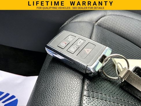 Used 2020 Land Rover Range Rover Evoque SE AWD/4WD image 11