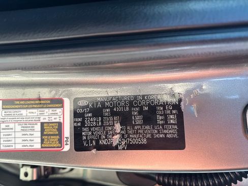 Used 2017 Kia Soul + FWD image 18