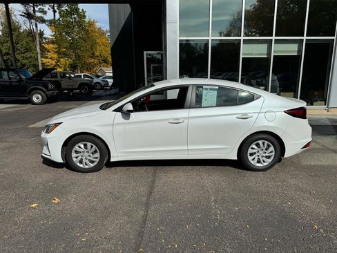 Used 2020 Hyundai Elantra SE w/ Cargo Package (C1) image 2