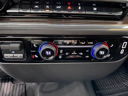 Certified 2025 Chevrolet Silverado 1500 LT AWD/4WD image 18
