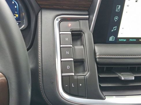 Used 2023 Chevrolet Tahoe High Country AWD/4WD image 4