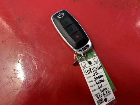 Used 2025 Nissan Kicks SV w/ Illumination Package AWD/4WD image 30