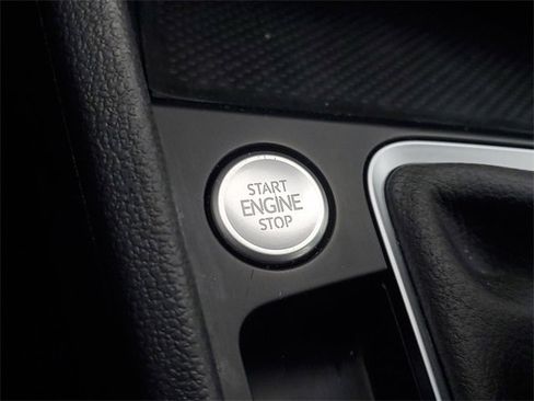 Used 2023 Volkswagen Jetta SE image 22