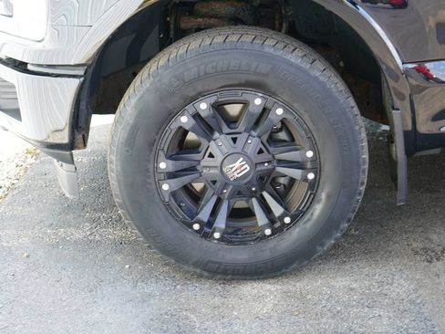 Used 2018 Ford F150 XLT w/ Equipment Group 302A Luxury AWD/4WD image 6