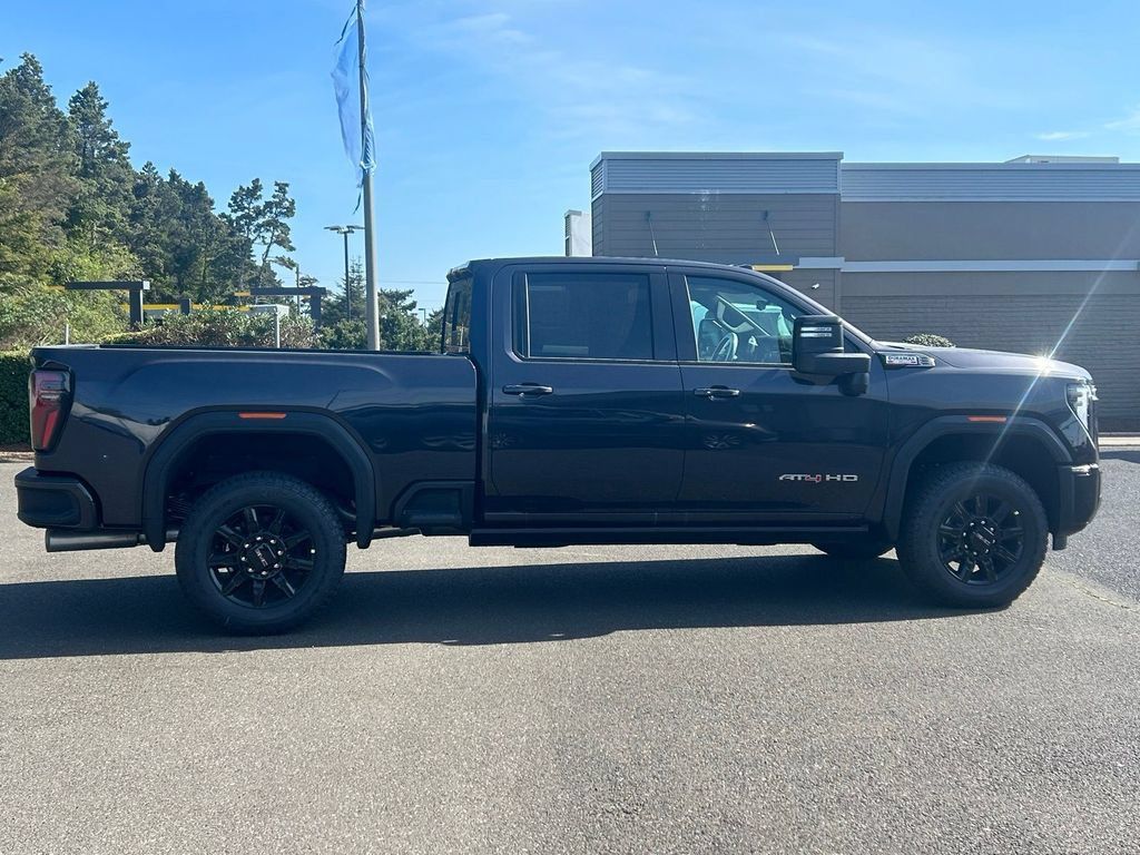 New 2026 GMC Sierra 2500 AT4 w/ AT4 Premium Plus Package AWD/4WD image 4