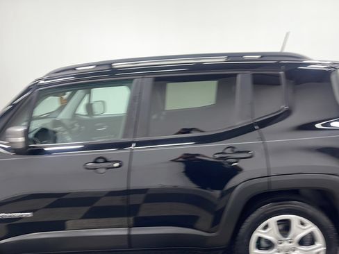 Used 2019 Jeep Renegade Limited w/ UConnect 8.4 Nav Group AWD/4WD image 13