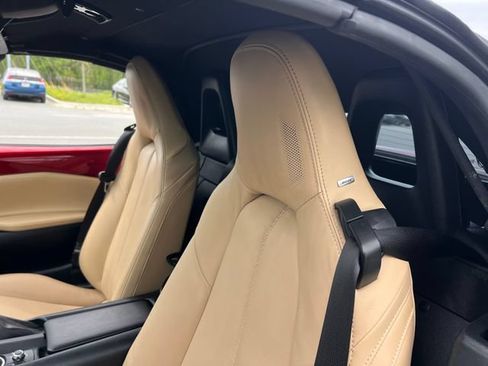 Used 2019 MAZDA MX-5 Miata Grand Touring RWD image 14