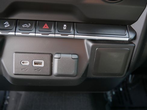 Used 2021 Chevrolet Silverado 1500 Custom Trail Boss image 30