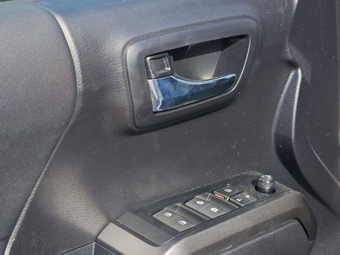 Used 2021 Toyota Tacoma TRD Off-Road image 27