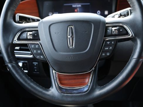 Used 2024 Lincoln Navigator L 4WD image 19