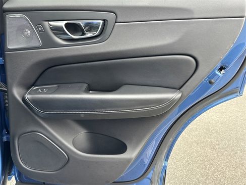 Used 2018 Volvo XC60 T6 R-Design w/ Convenience Package image 16