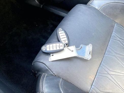 Certified 2021 Nissan Rogue Platinum image 11