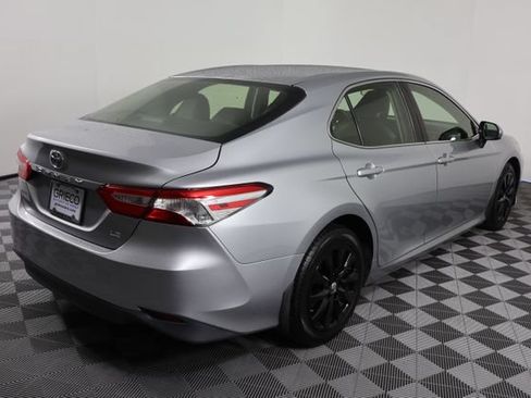Used 2018 Toyota Camry LE FWD image 8