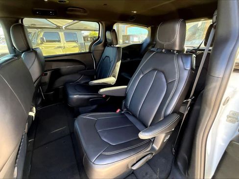 New 2026 Chrysler Pacifica Select image 19