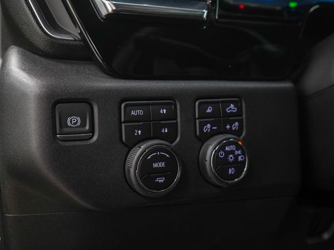 Used 2023 Chevrolet Silverado 1500 LT Trail Boss w/ LT Trail Boss Premium Package AWD/4WD image 26