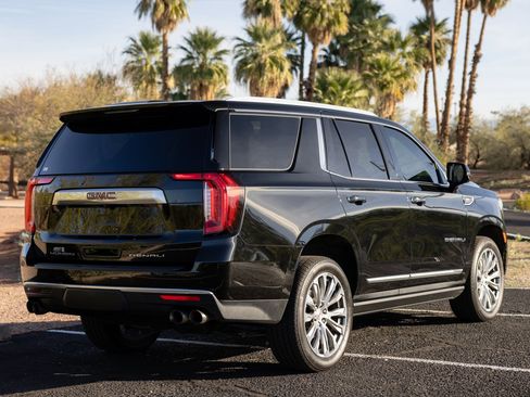 Used 2023 GMC Yukon Denali image 6