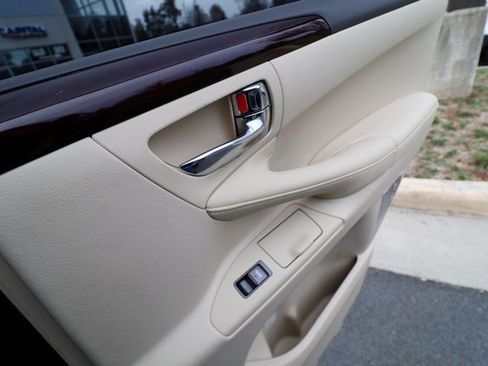 Used 2013 Lexus LX 570 4WD image 59