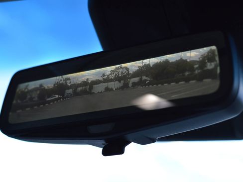 Used 2017 Cadillac Escalade Premium Luxury image 20