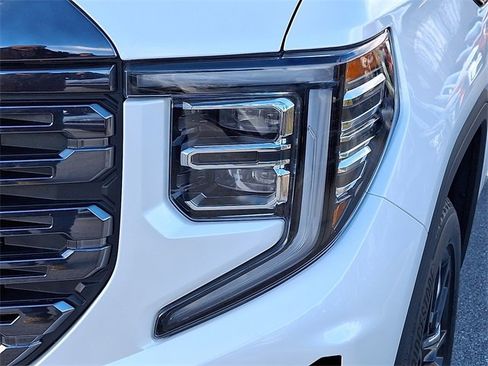 Used 2024 GMC Sierra 1500 Denali Ultimate image 9