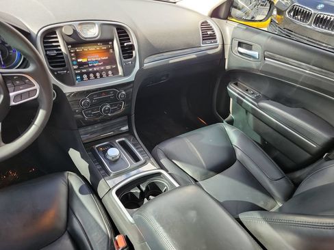 Used 2022 Chrysler 300 Touring L RWD image 19