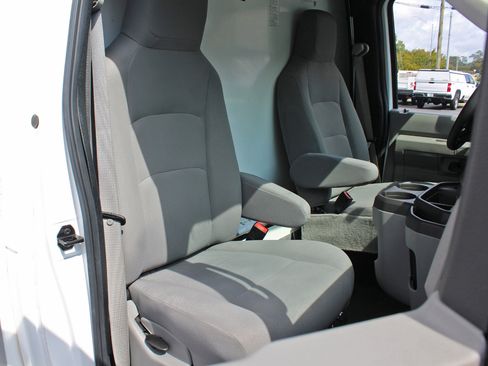 Used 2024 Ford E-450 and Econoline 450 Super Duty w/ Power Windows & Locks Group image 25