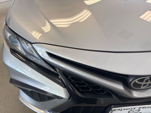 Used 2021 Toyota Camry XSE FWD image 8