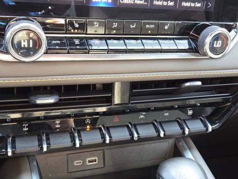 Used 2024 Chevrolet Colorado ZR2 image 26