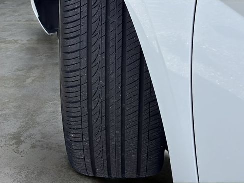Certified 2023 Hyundai Elantra Limited FWD image 43