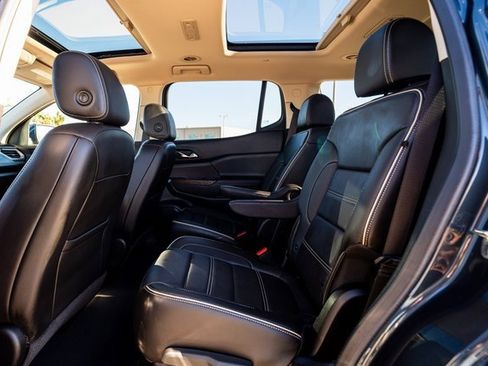 Used 2020 GMC Acadia Denali w/ Technology Package image 9