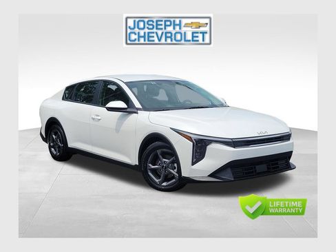 Used 2025 Kia K4 FWD image 1