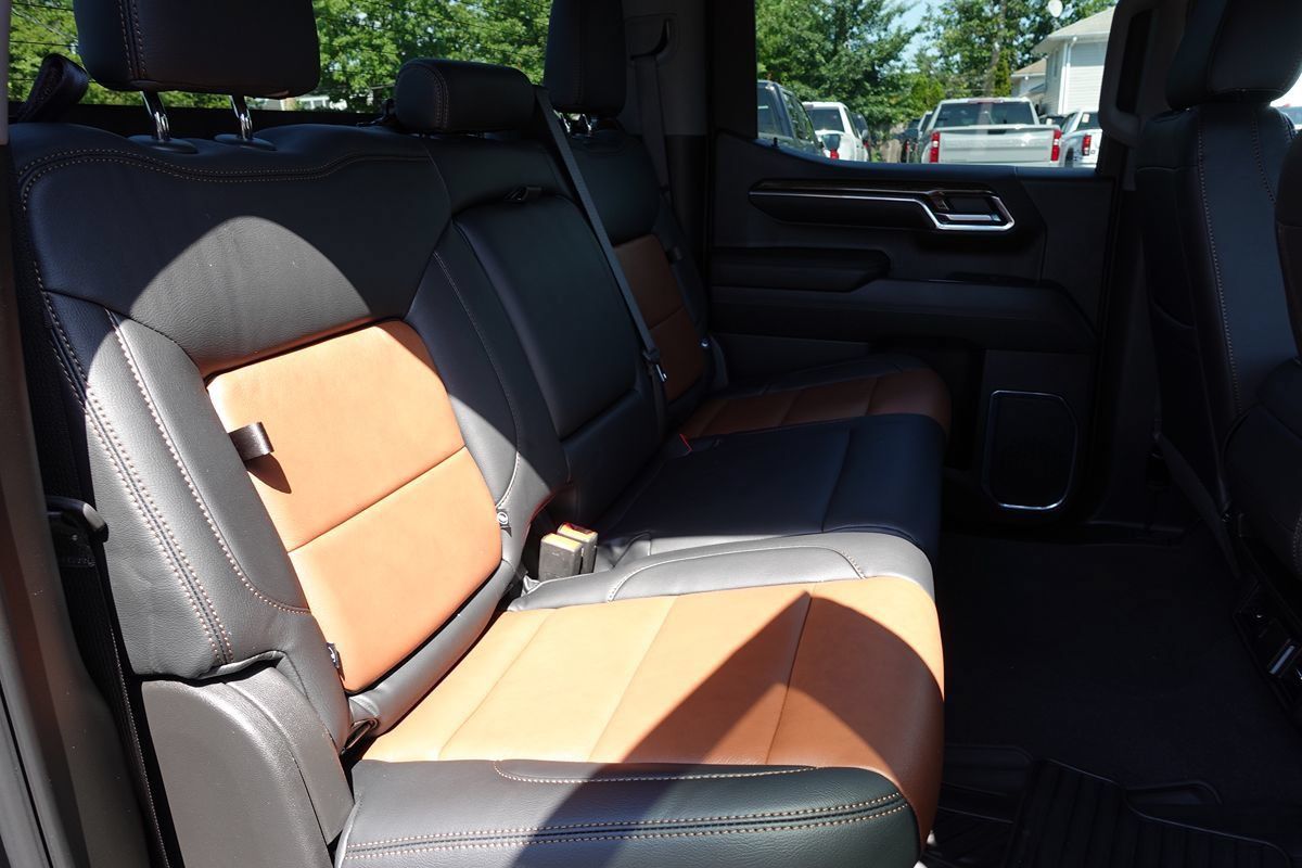 Used 2024 GMC Sierra 1500 Elevation AWD/4WD image 34