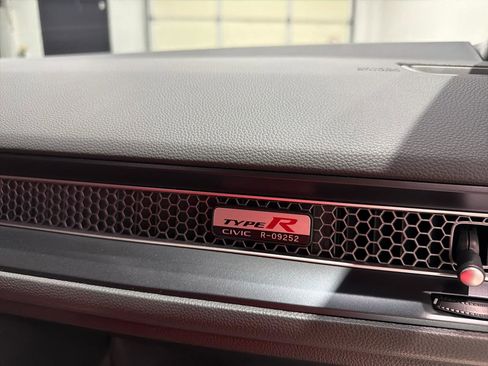 Used 2023 Honda Civic Type R image 32
