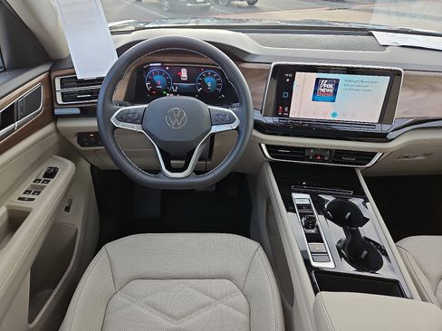 New 2026 Volkswagen Atlas SE image 9