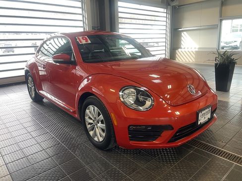 Used 2019 Volkswagen Beetle 2.0T S image 1