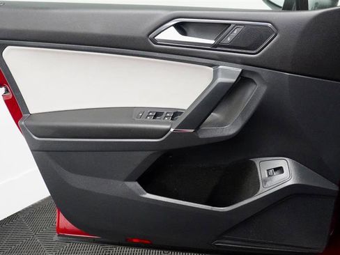 Used 2018 Volkswagen Tiguan SEL image 42