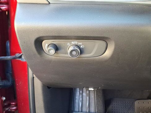 Used 2023 Chevrolet Traverse LT image 22