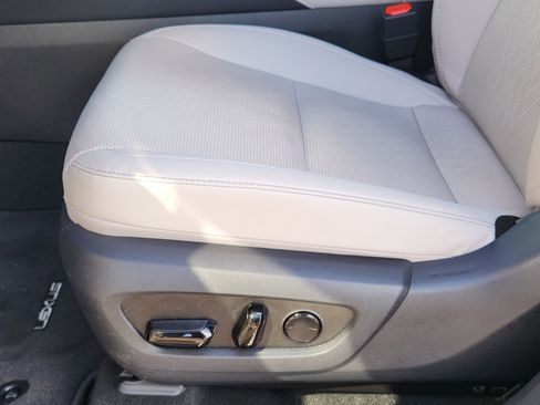 Certified 2025 Lexus RX 350 Premium Plus image 30