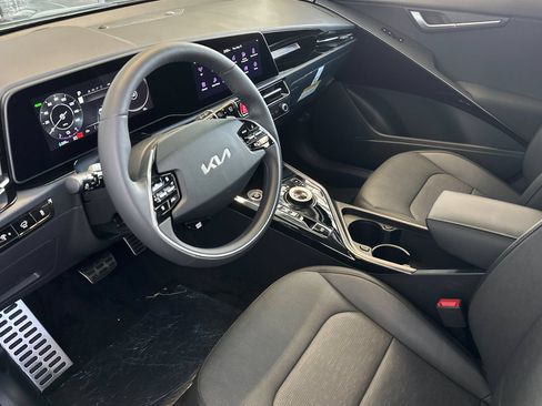 New 2026 Kia Niro Wave FWD image 10
