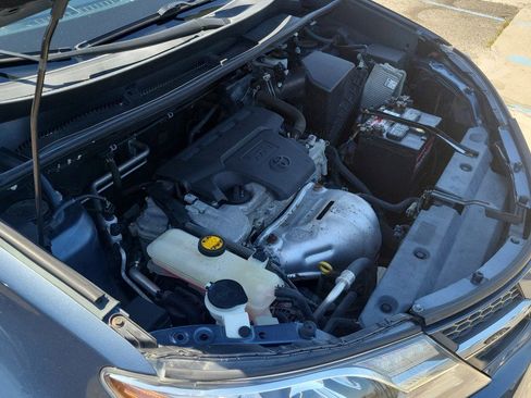 Used 2013 Toyota RAV4 LE FWD image 37