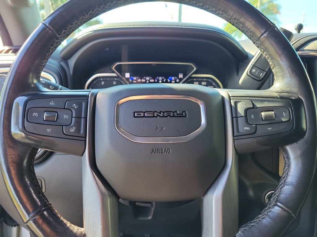 Used 2020 GMC Sierra 2500 Denali w/ Denali Ultimate Package AWD/4WD image 17