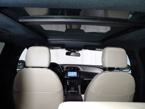 Used 2017 Jaguar F-PACE Premium AWD/4WD image 12