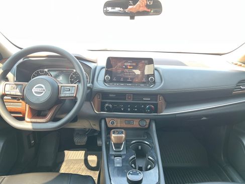 Used 2021 Nissan Rogue S AWD/4WD image 12