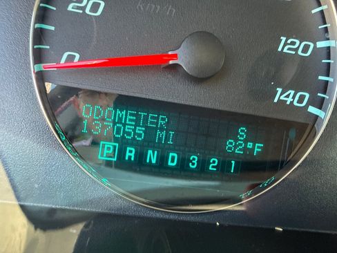 Used 2010 Chevrolet Impala LTZ FWD image 15
