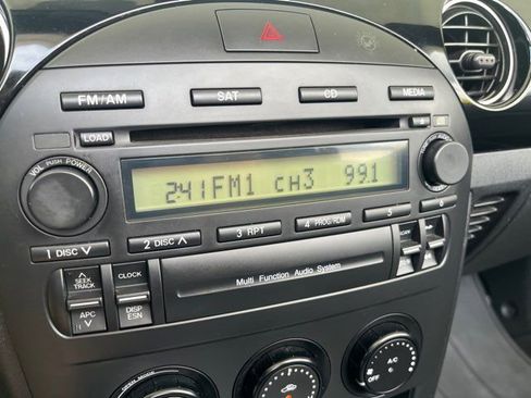 Used 2006 MAZDA MX-5 Miata Sport image 21