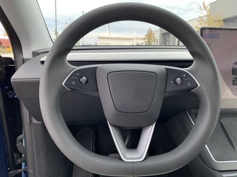 Used 2026 Tesla Model Y 2WD image 21
