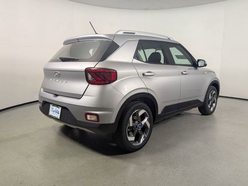 New 2026 Hyundai Venue SEL FWD image 7