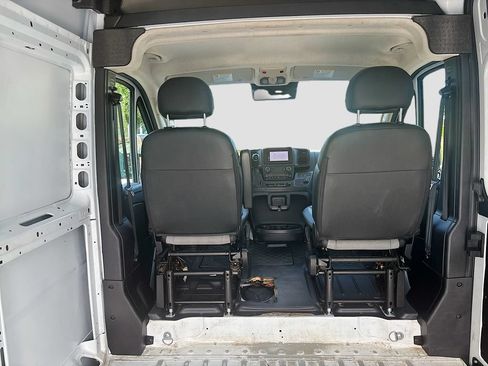Used 2024 RAM ProMaster 2500 w/ Convenience Group FWD image 24