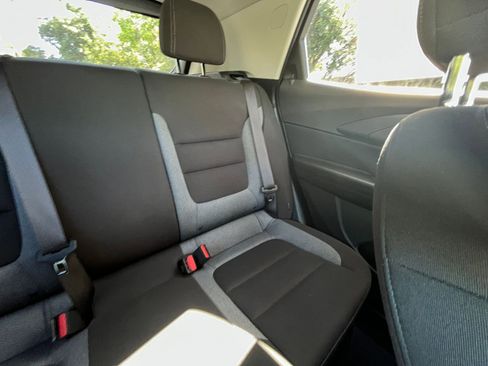 Used 2025 Chevrolet TrailBlazer LT FWD image 36